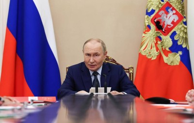 Russia is capable of responding to any threats, not with words, but with military and technical measures, President Vladimir Putin said at a meeting with the Russian Security Council.jpg