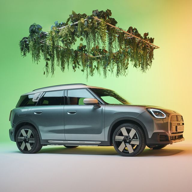 2025-mini-countryman-electric-exterior-110-64e77f1c72004