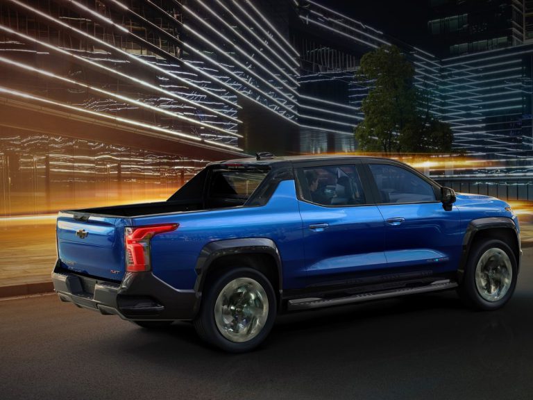 Chevrolet Silverado EV RST