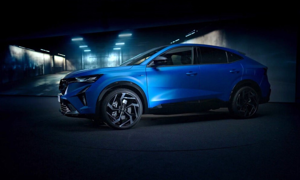 Renault a dezvăluit versiunea de înaltă performanță a modelului Rafale: Renault Rafale E-Tech 4×4 300 CP